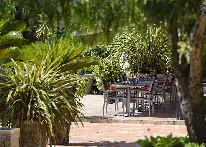 Domaine Du Calidianus Hotel 3*