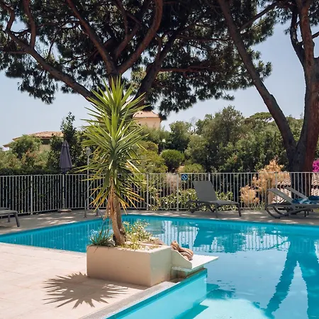 Domaine Du Calidianus Hotel 3*